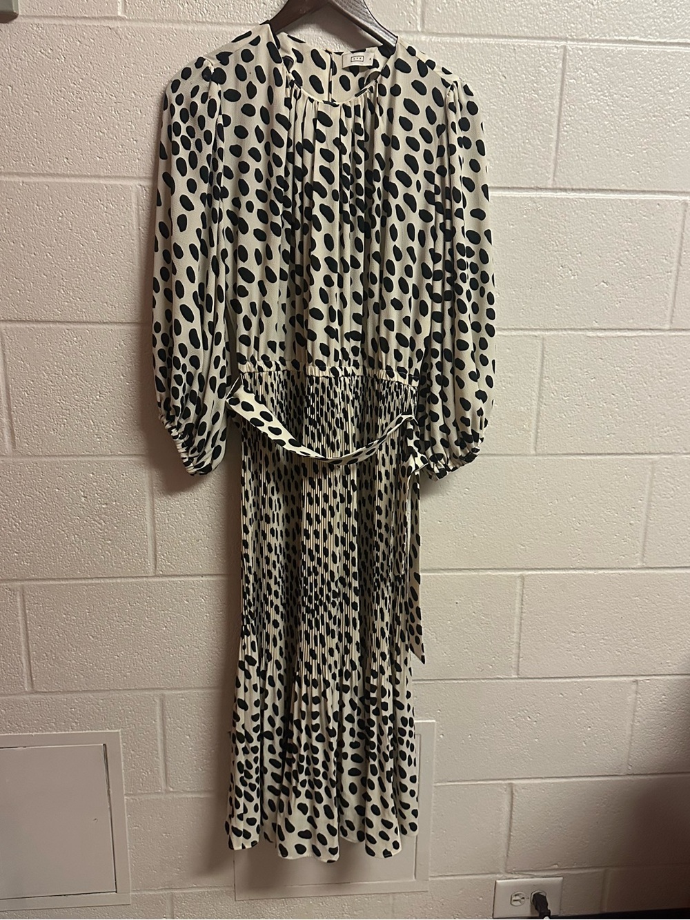 AYR The Who’s She Dress in Hot Dot Size Medium Midi Polka Dot Pleated Tie Waist - Picture 3 of 12